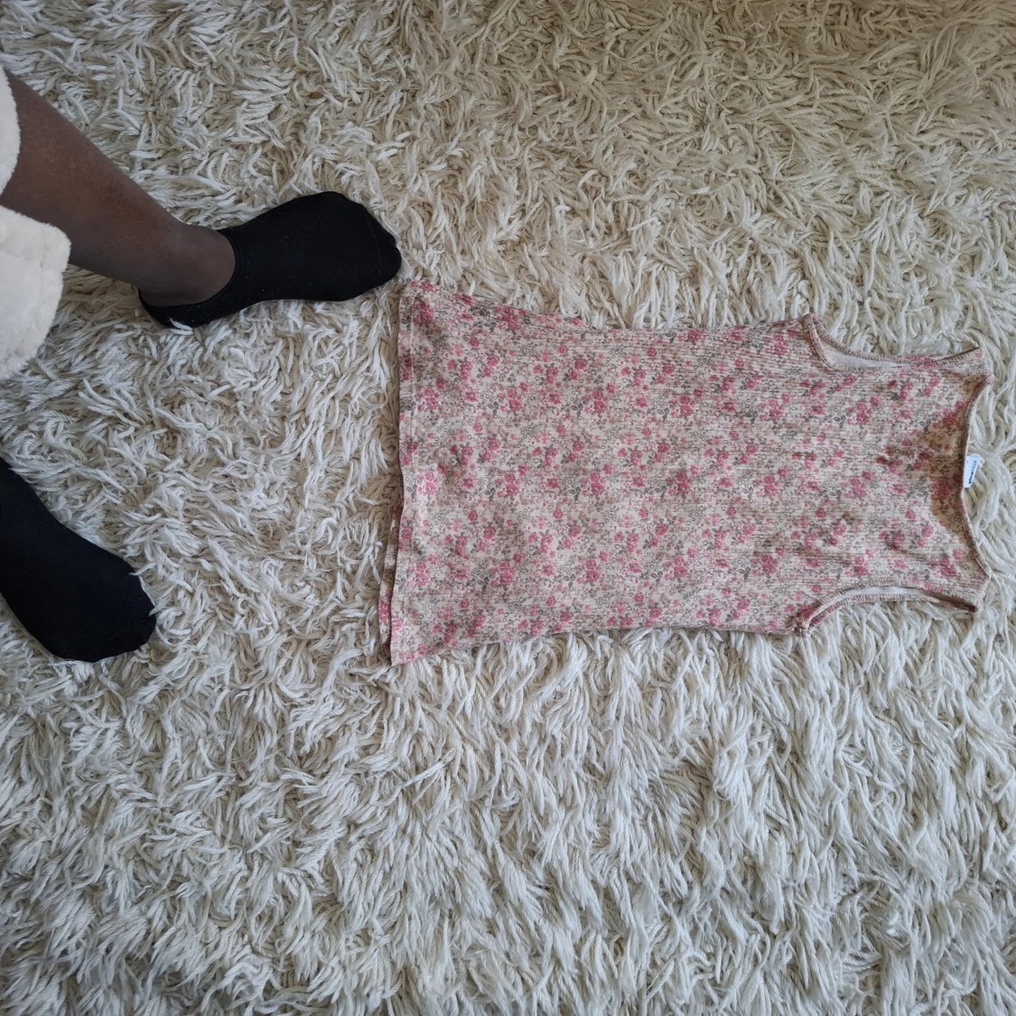 Blommig ribbad linnetopp i rosa och beige - 2