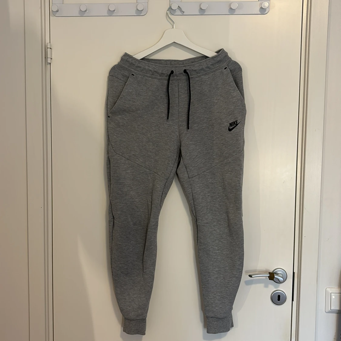Grå Nike Tech Fleece set från Nike - 3