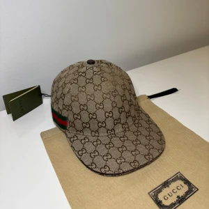 Gucci keps - Säljer en helt ny Gucci keps. Har fler kepsar på profilen.