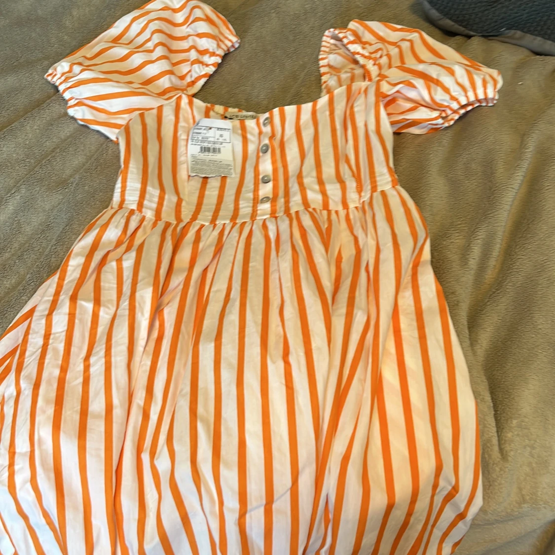 Randig kortklänning från LCW Limited XS