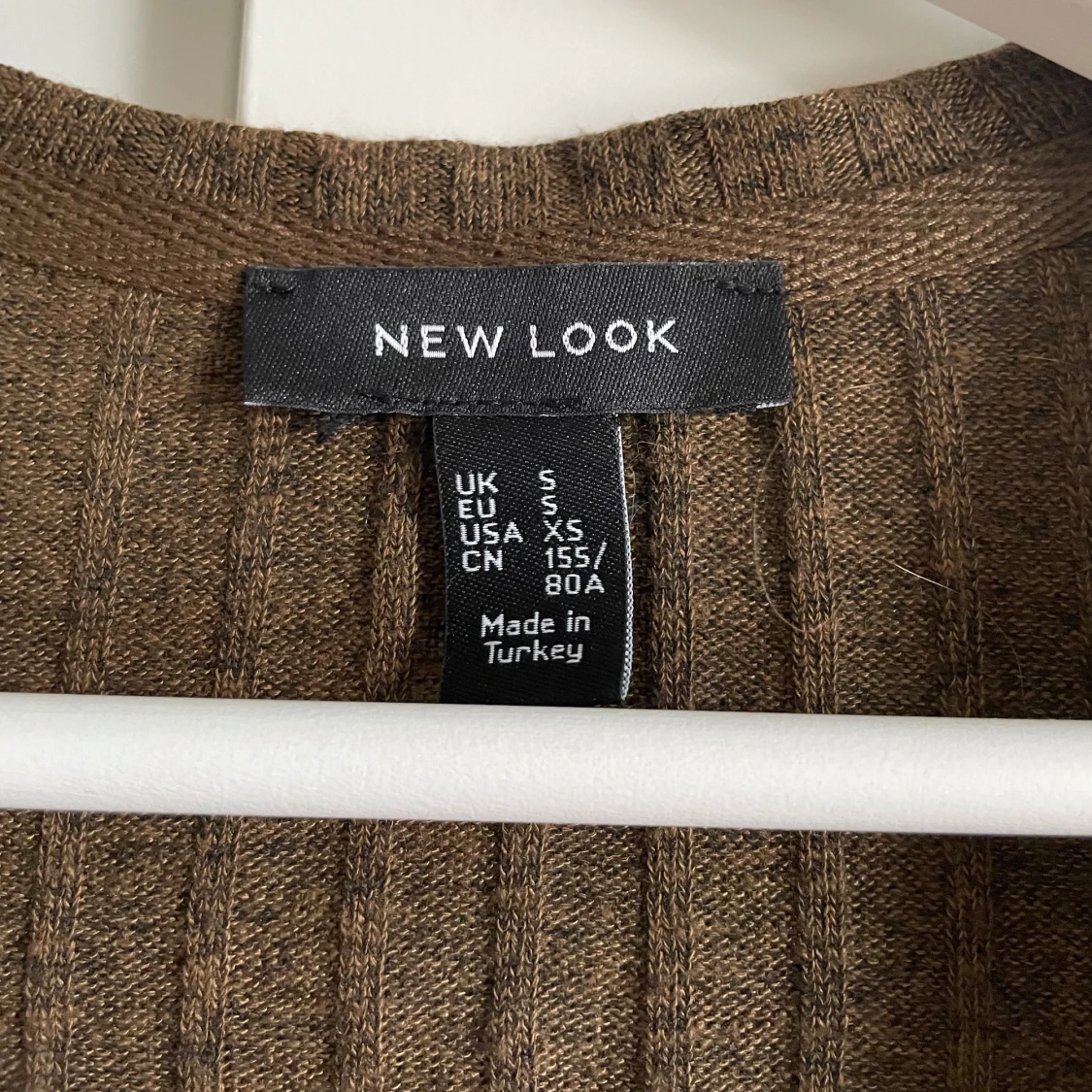 Brun ribbad kofta från New Look - 1