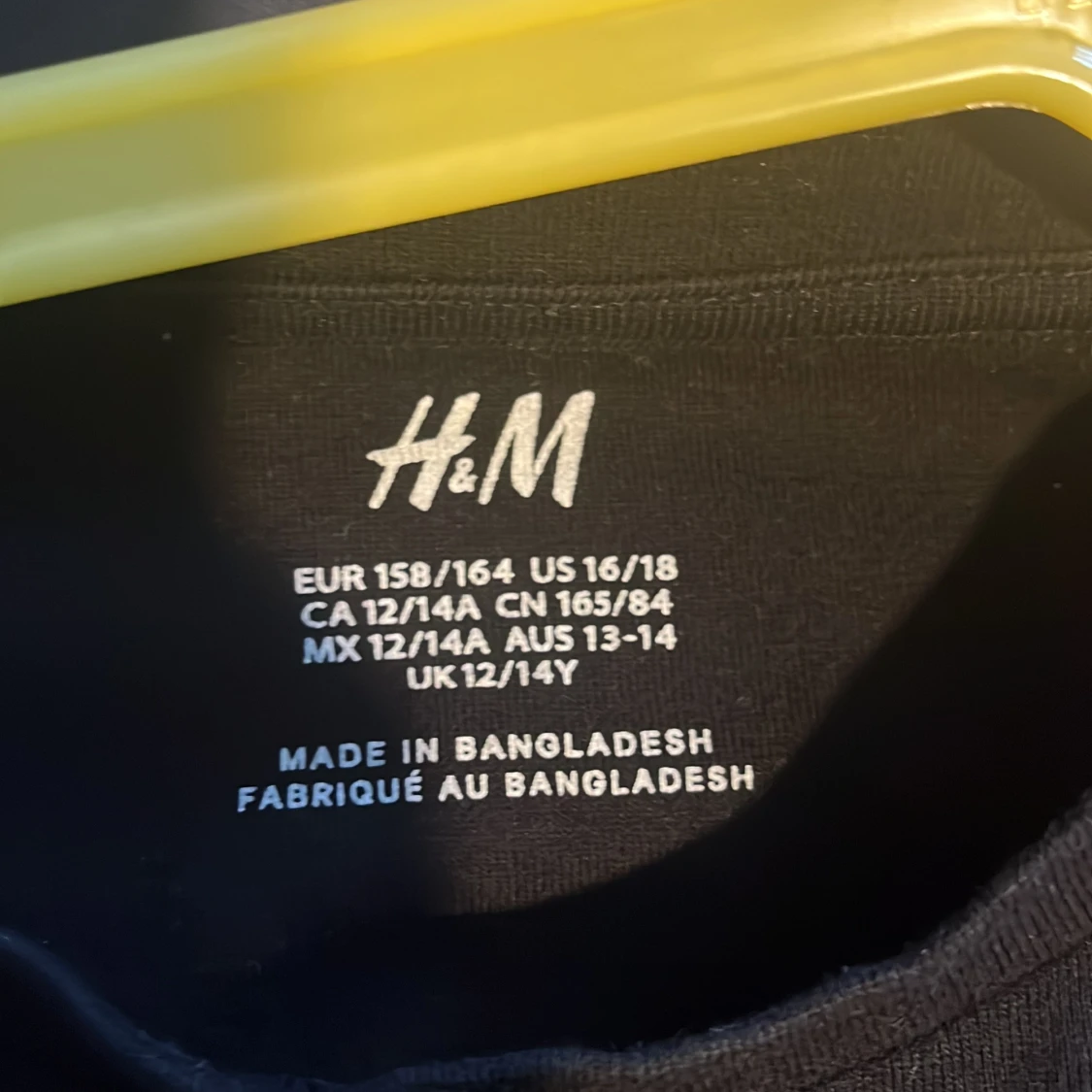 Svart croppad långärmad topp från H&M - 2