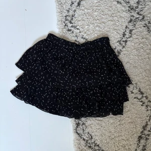 Zara kjol - Skriv vid frågor!