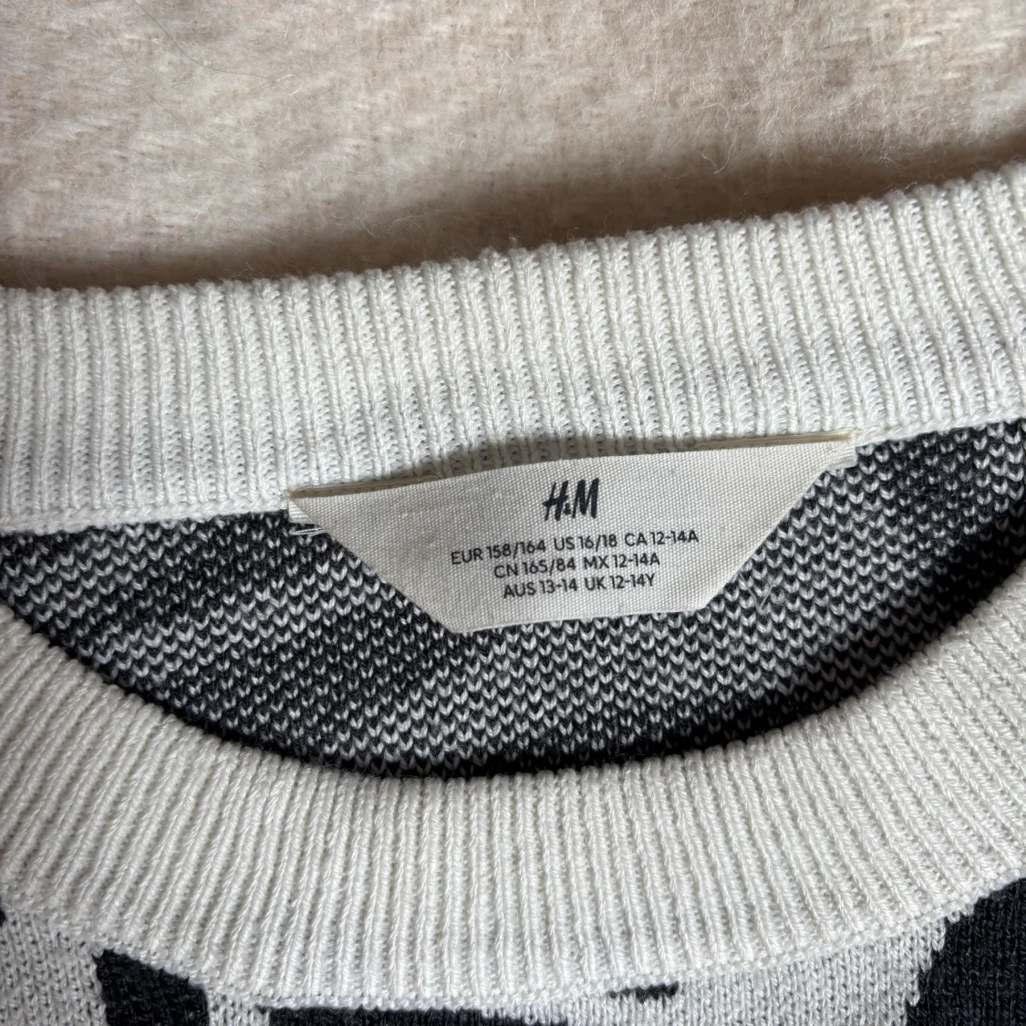 Svartvit stickad tröja från H&M - 2