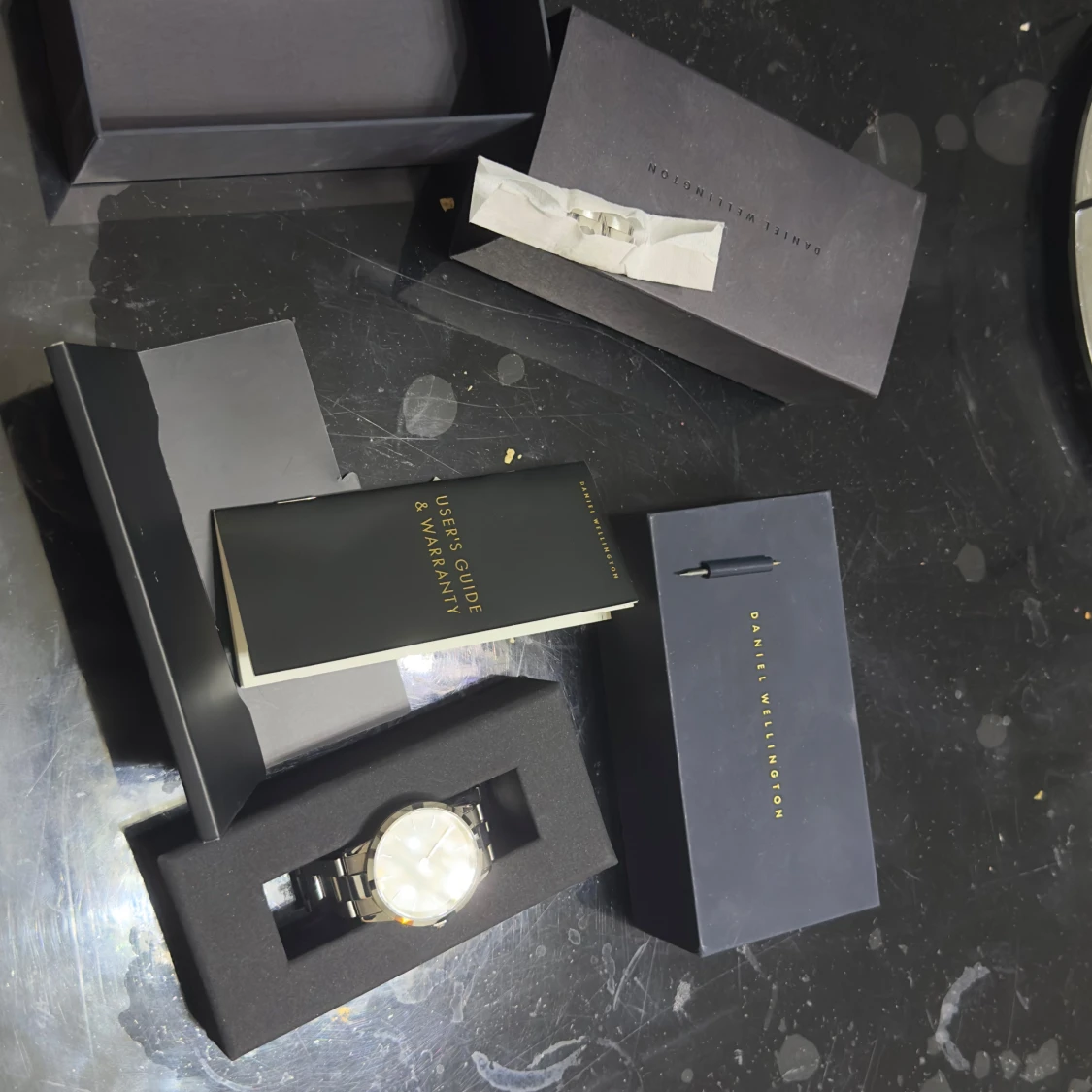 Silverfärgad klocka från Daniel Wellington - 2