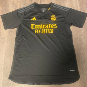 Fotbollströja Real Madrid - Fotbollströja Real Madrid