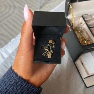 Edblad armband  - Ett supergulligt armband från Edblad med en klöver på, använd ett par gånger men inga tecken på användning💖💖