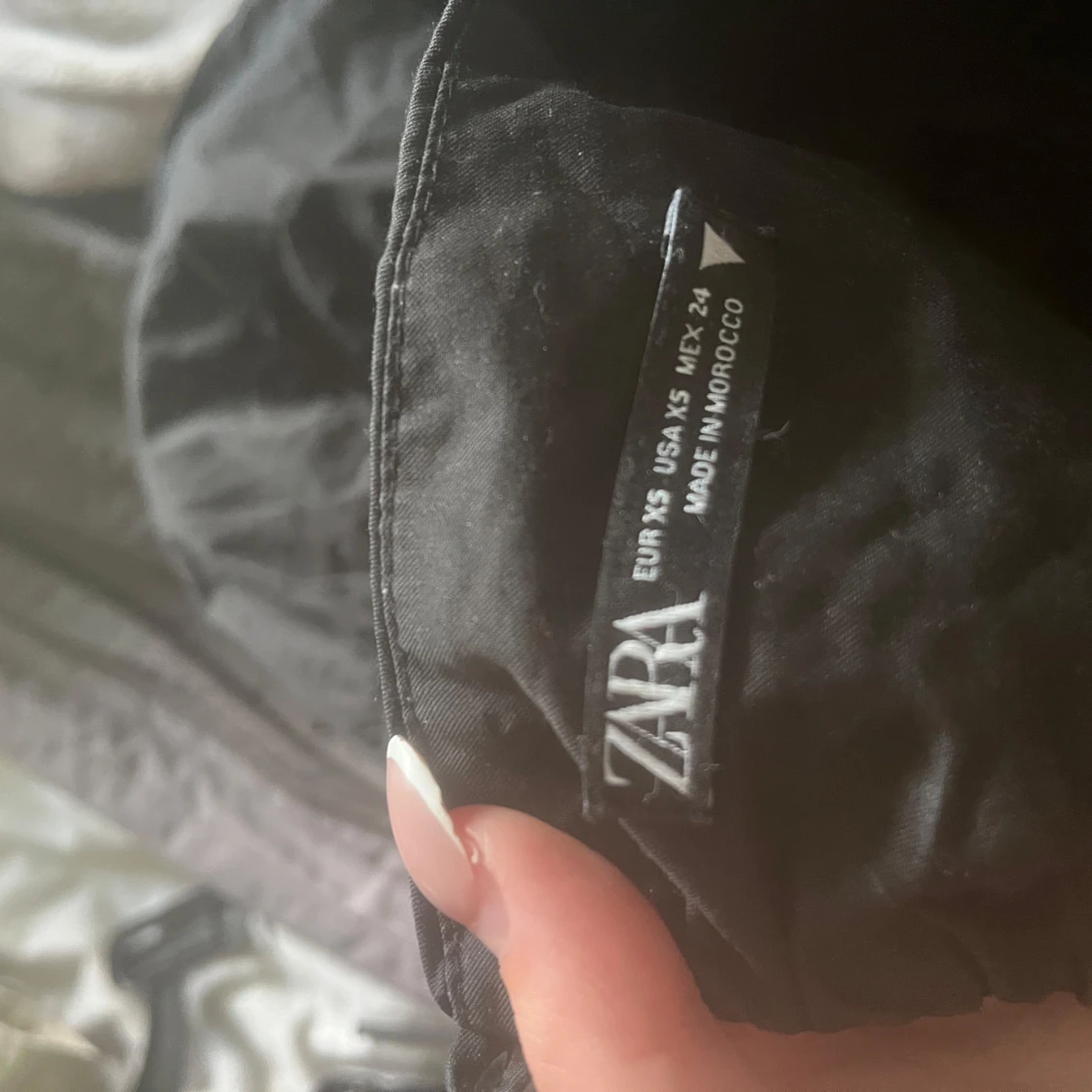 Svart kort klänning från Zara - 1