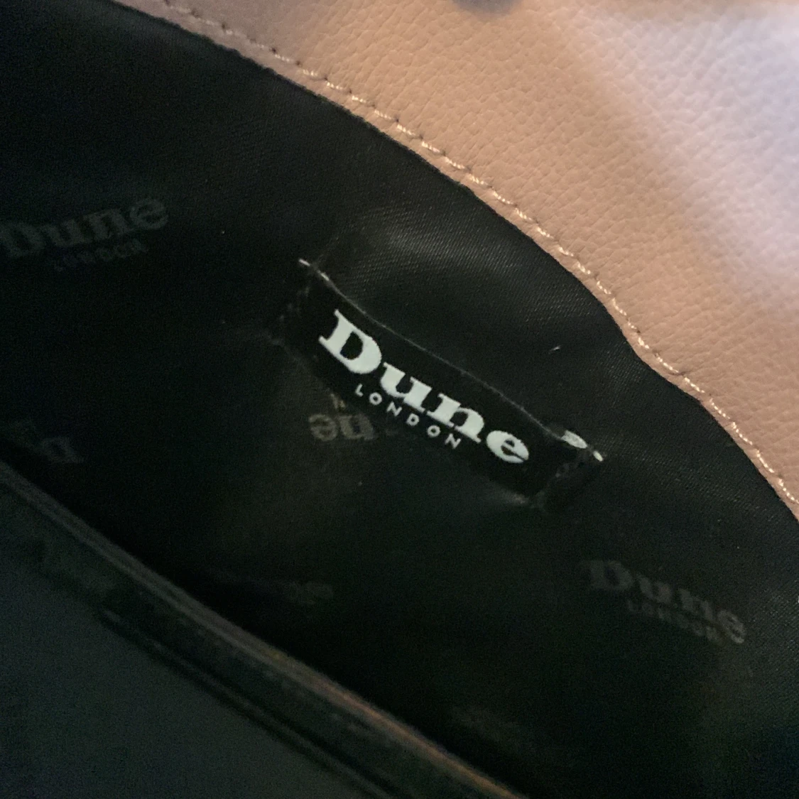 Axelväska från Dune London i rosa och beige - 2