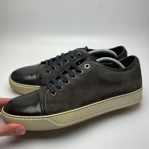 Lanvin skor  - Hej! Säljer nu dessa svin feta lanvin skor. Skorna är i mycket fint skick! Har begränsat antal boxar och dustbag. Hör av dig vid frågor