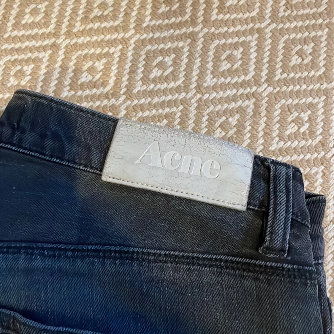 Svarta acne jeans  - 1