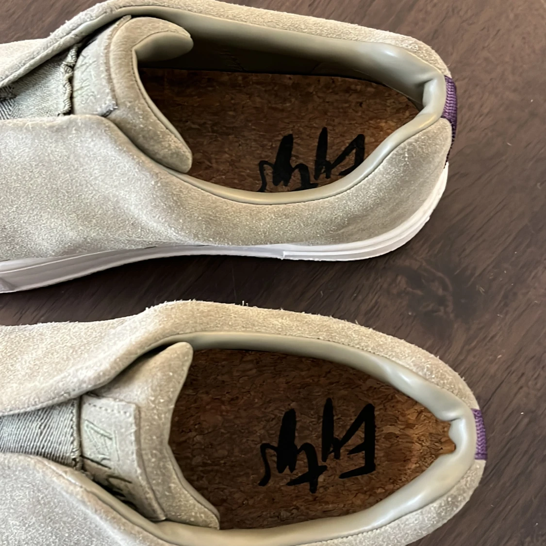 Grå/gröna Eytys - 2