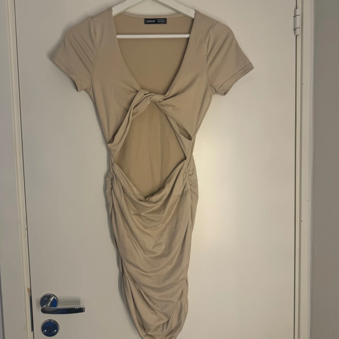 Beige klänning från Shein - 1