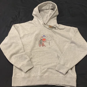 Skatedeluxe hoodie oanvänd  - Säljer pga fel storlek L