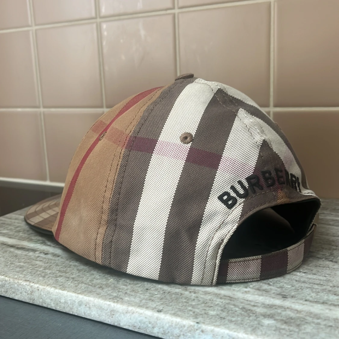 Rutig keps från Burberry - 2