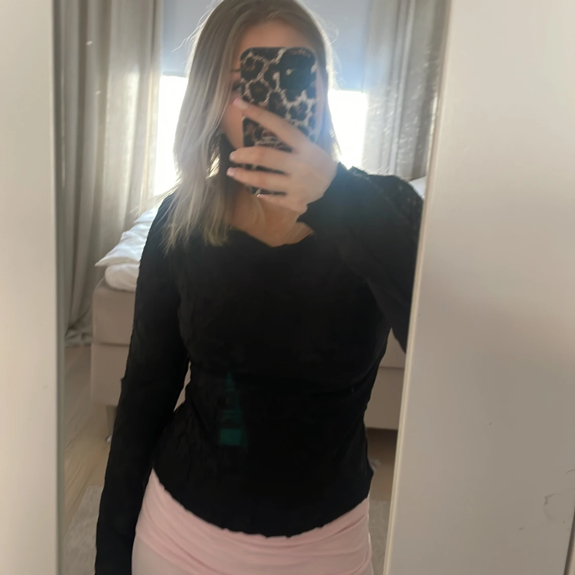 Svart långärmad topp från Gina Tricot - 1