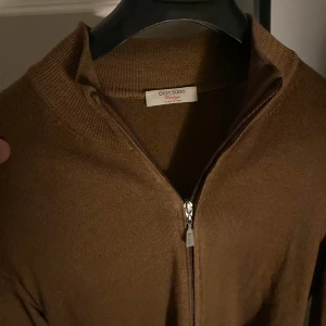 Gran sasso full zip  - Storlek 50/M, mycket bra skick utan defekter, 