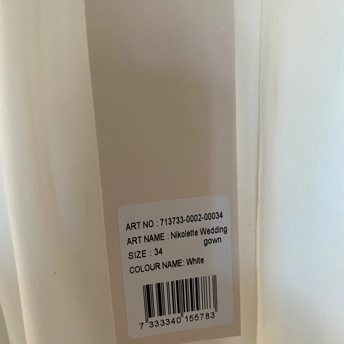 Vit långklänning med spetsdetaljer - 3