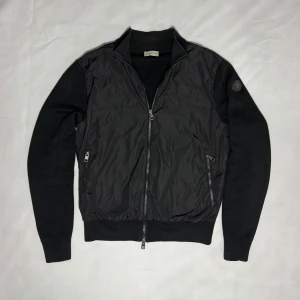 Moncler cardigan  - -Model:MAGLIONE TRICOT CARDIGAN- Condition: 8/10- retail price: 7099 SEK