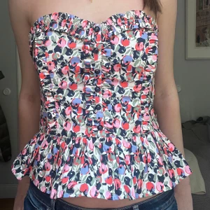 Färgglad korsettopp - Super fin blommig topp från hm💕💕