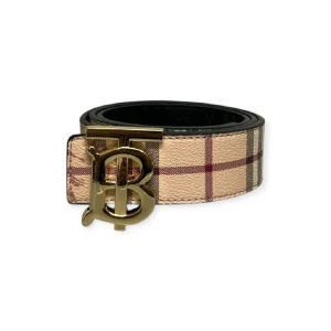 Burberry bälte - Helt ny burberry bälte. Oanvänd. Fraktar inom 24 timmar. Bästa kvaliten ute på marknaden. Kan mötas upp i stochkolm. Storlek 110cm