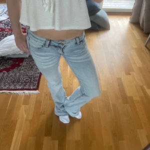 Lågmidjade jeans - Ursnygga jeans från Cheap Monday som är väldigt Lågmidjade och bootcut. Tyvärr blivit för tajta för mig💗💗