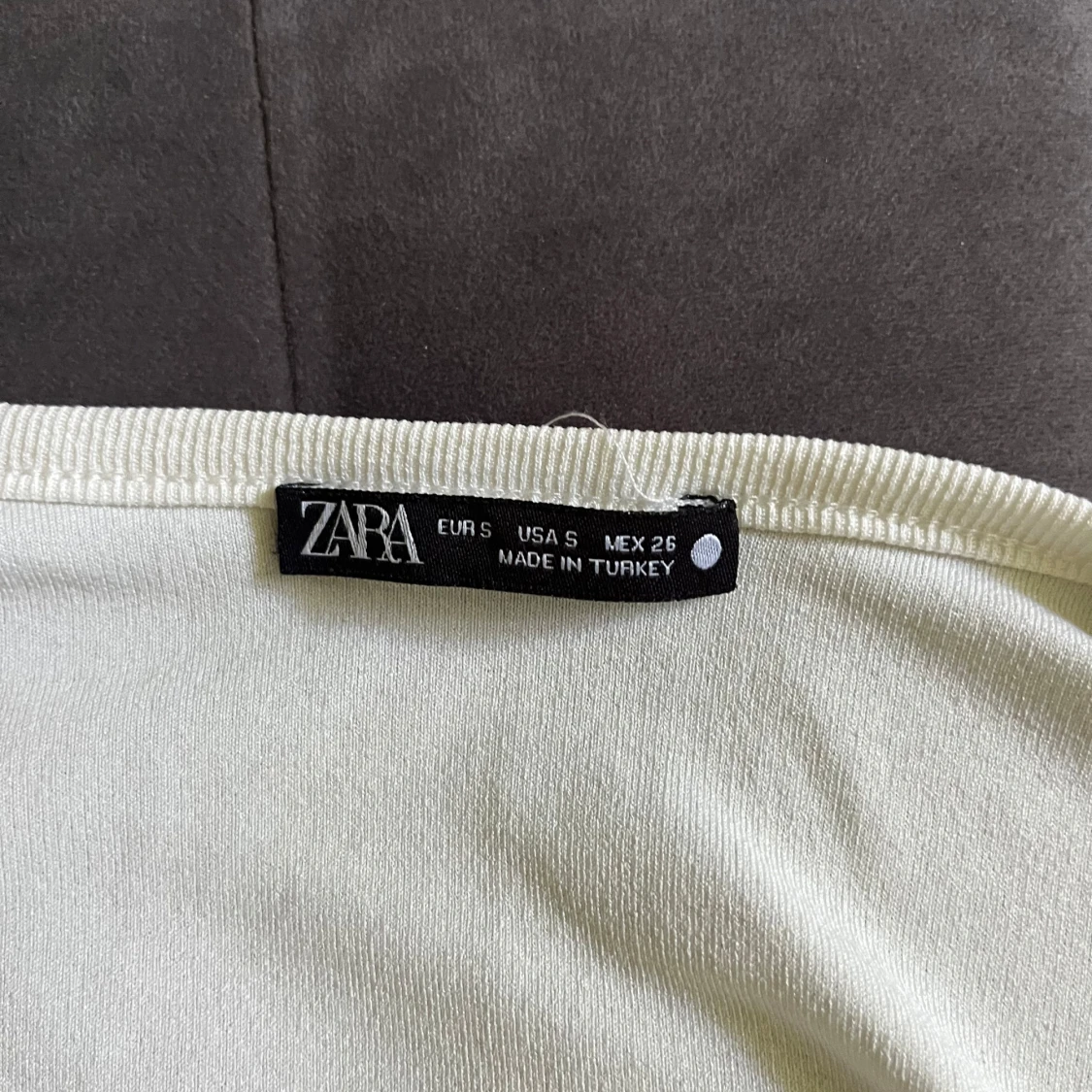 Vit croppad topp från Zara - 3