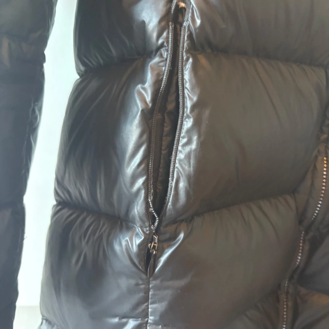 Svart lång dunjacka från Colmar - 3