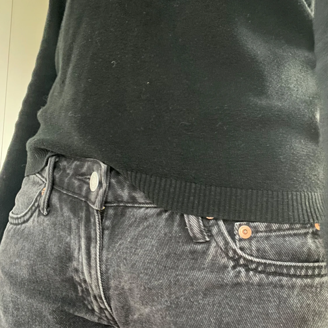 Mörkgrå jeans - 1