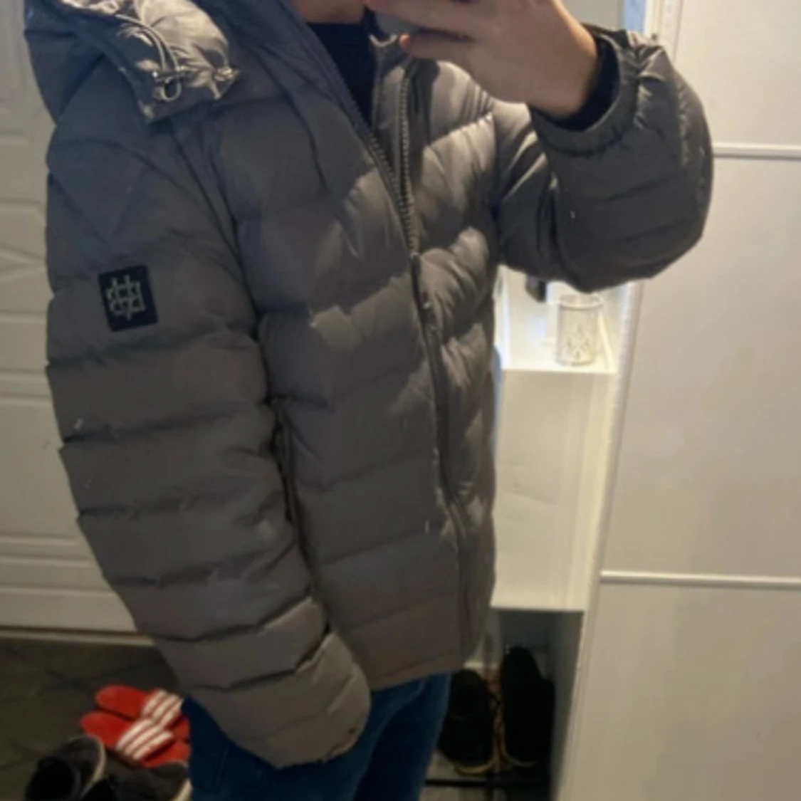 Grå pufferjacka från Bvaldi med huva - 4