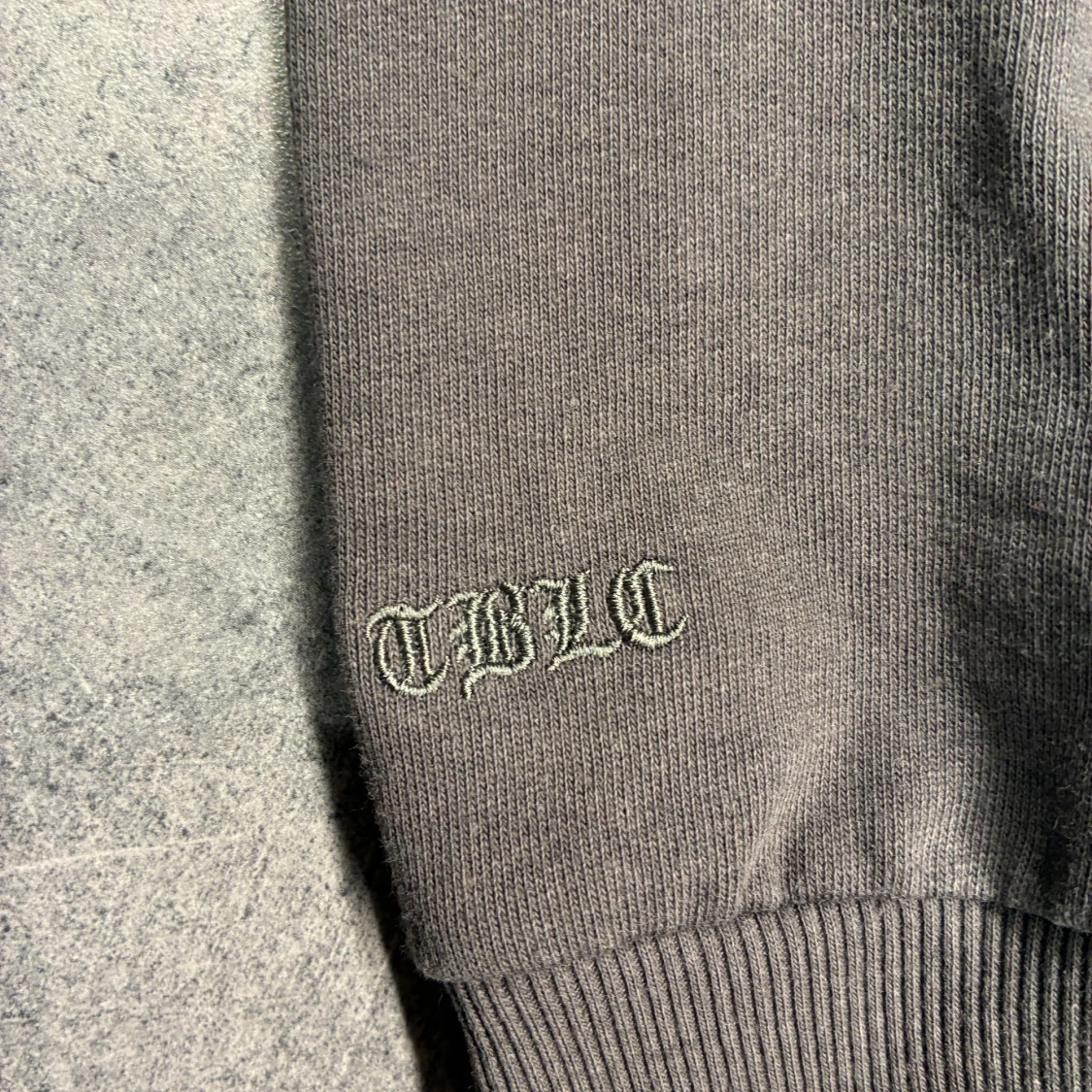 Mörkgrå hoodie med dragkedja TBLC  - 1