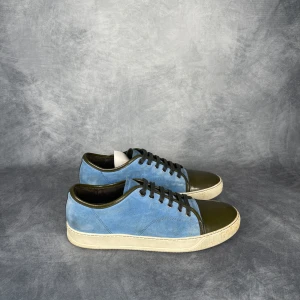 Lanvin DBB1 - Skick: 8/10, endast en liten repa på vänster cap toe. | Ingår: Bara skorna. | Nypris: +- 5200 SEK. | Storleken är UK9