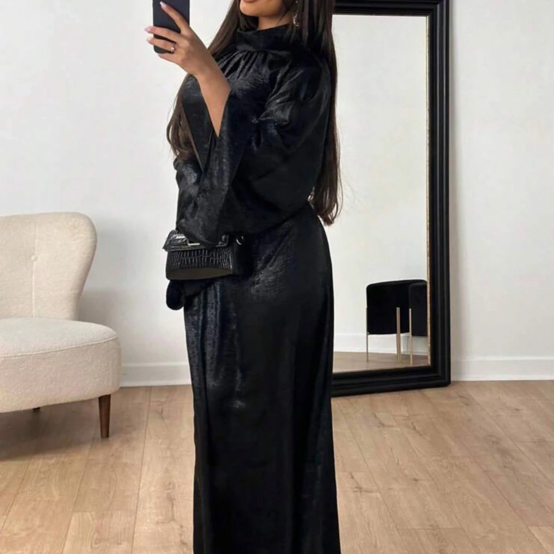 Svart långklänning med vida ärmar - 1