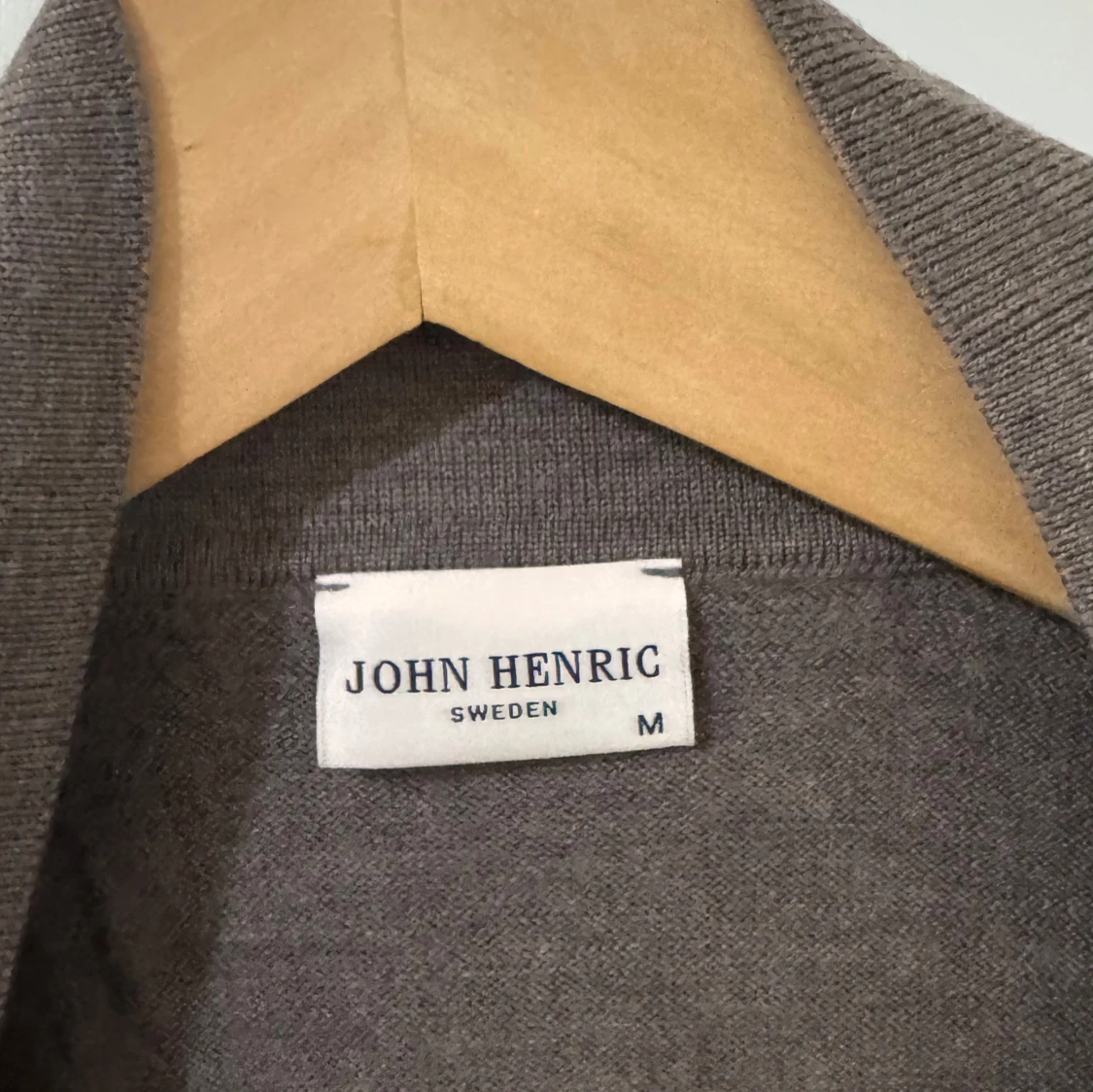 Brun kortärmad piké från John Henric - 2