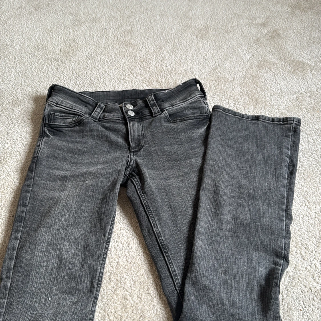 Bootcut grå jeans från H&M - 2