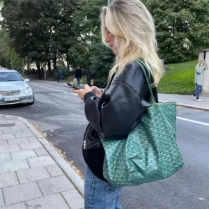 Nakd pu jacka - Använd fåtal gånger och säljer pga att den inte kommer till användning og pris 1100kr