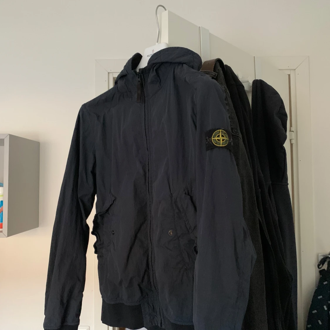 Svart vindjacka från Stone Island - 1