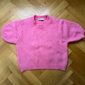 Rosa stickad tröja från Zara - Rosa stickad tröja från zara💞Perfekt nu till våren! Pris diskuterbart 