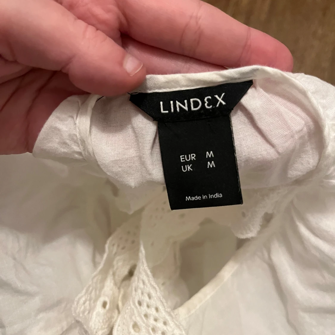 Vit blus från Lindex - 2