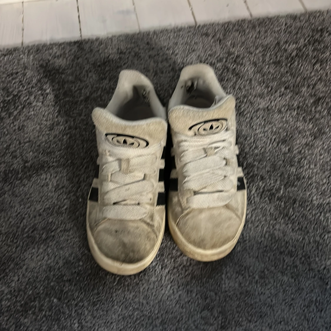 Adidas Campus sneakers i vitt och svart - 3