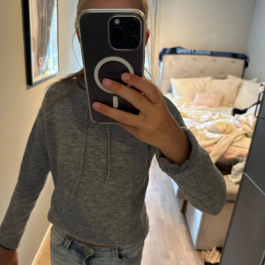 Grå hoodie från Gina Tricot XS
