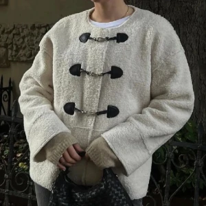 Jacka från mq - Så fin jacka från mq med märket dobber💕Superfin både till hösten och våren då den är väldigt clean✨Hör av dig om du har frågor eller liknande💕💕 storlek s/m