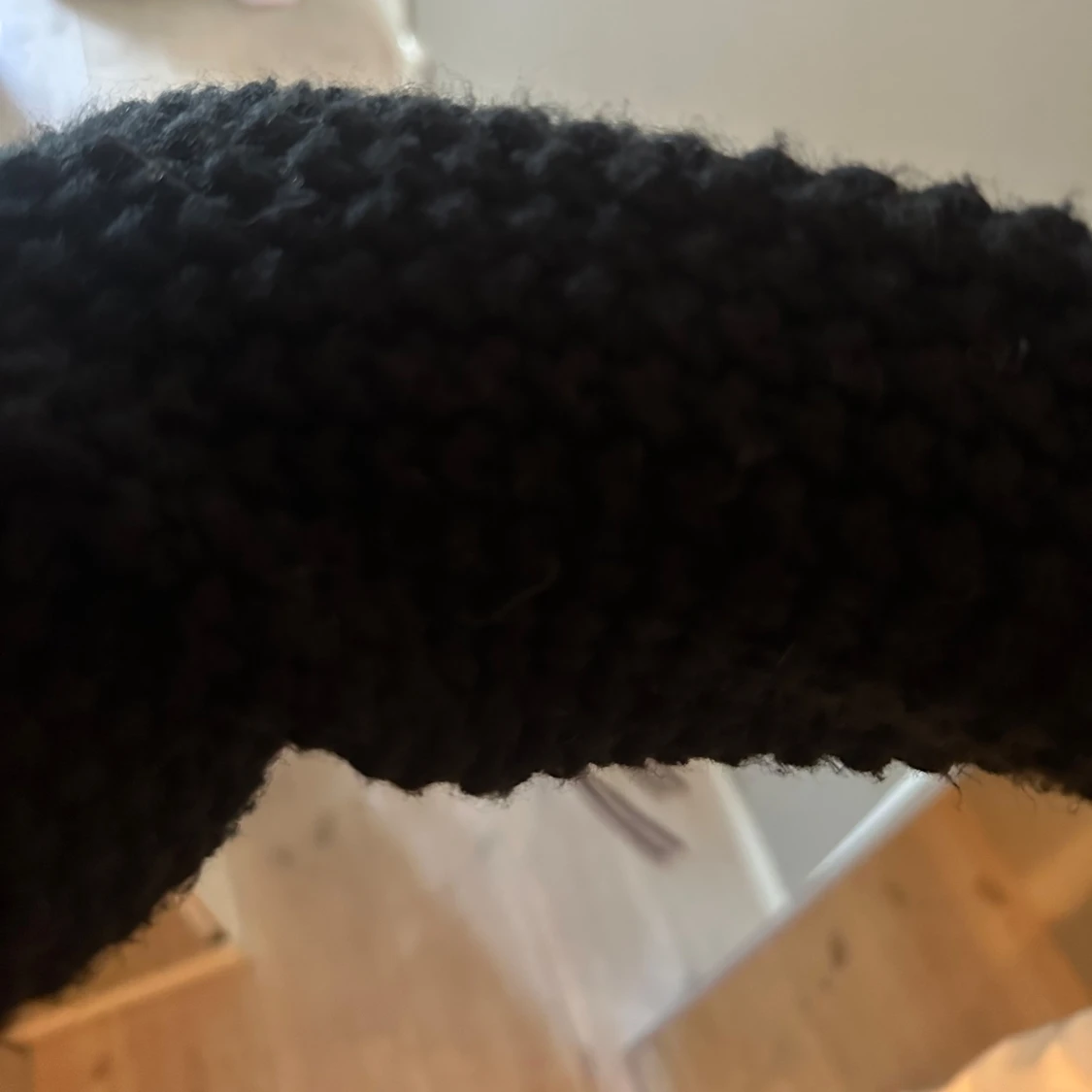 Svart stickad polotröja - 2