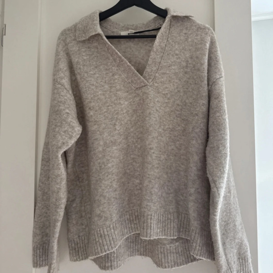 Beige stickad tröja 