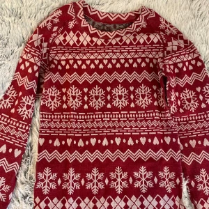 Julpyjamas - Julpyjamas i bra skick och nästan aldrig använd! Tredje bilden lånad