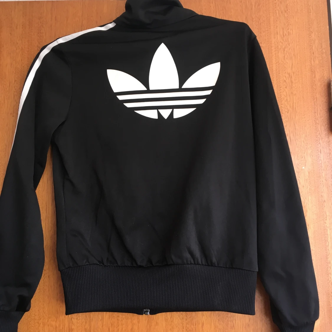 Svart Adidas träningsjacka S - 1