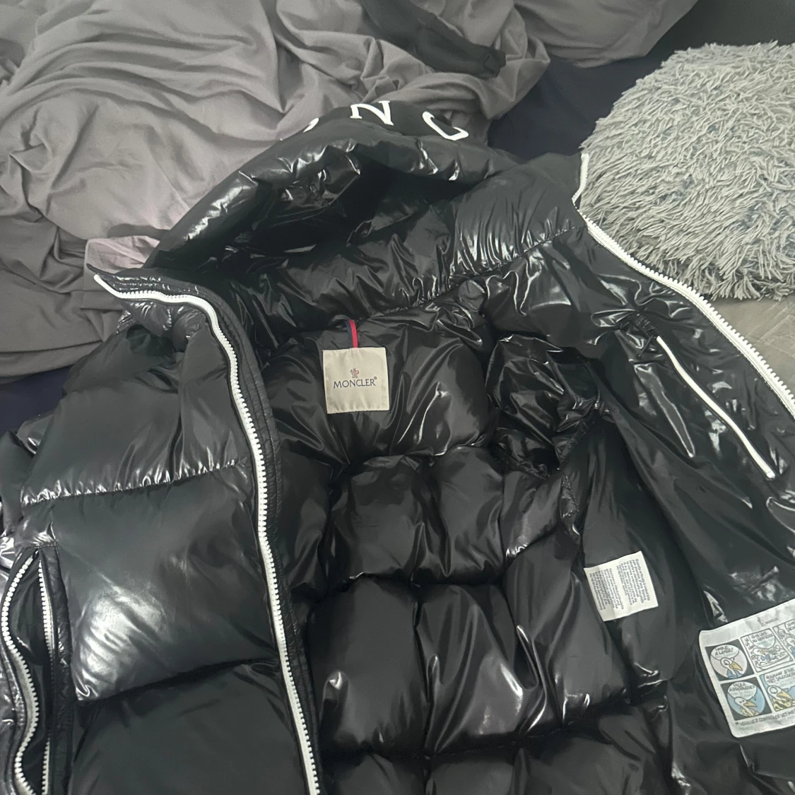 Svart Moncler pufferjacka - 1