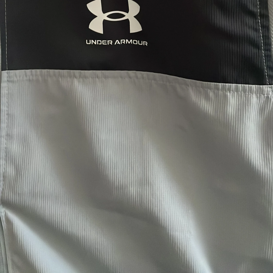 Grå vindjacka Under Armour M - 3