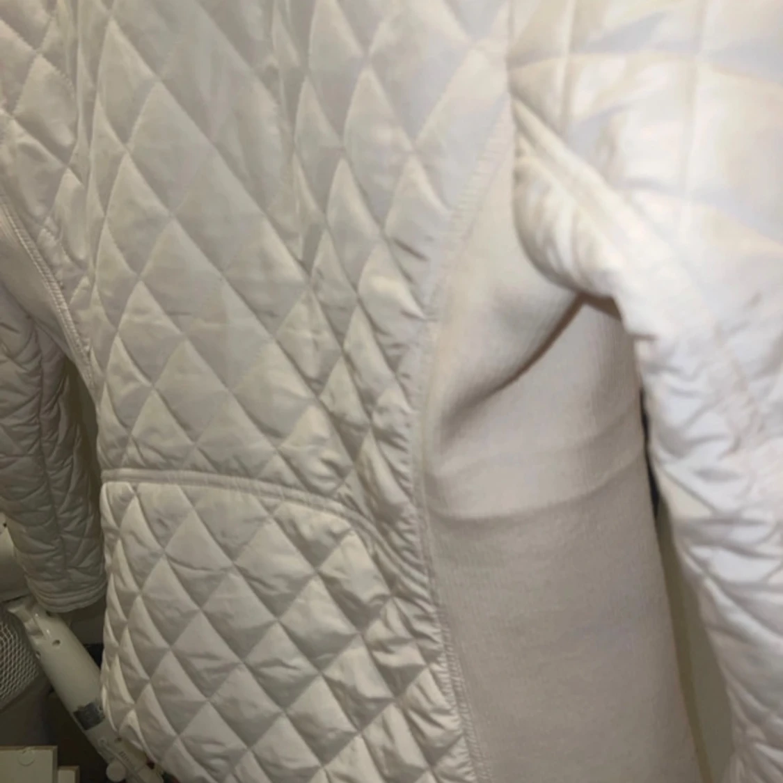 Vit quiltad jacka - 2