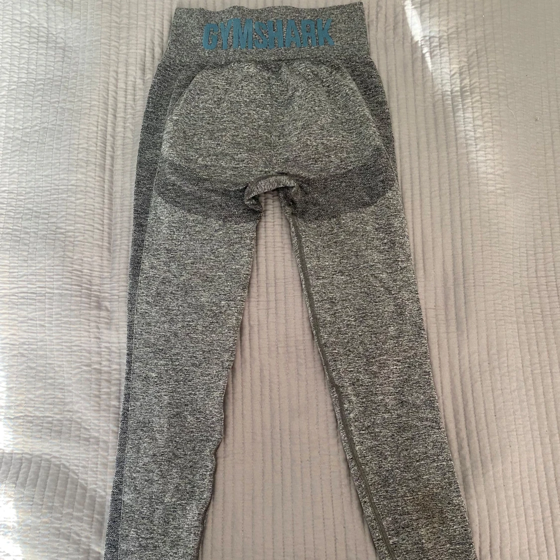Grå leggings från Gymshark - 1